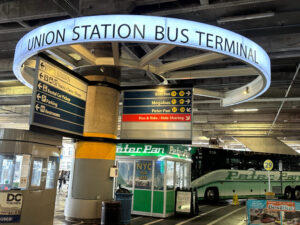 Sprawdzaj często aplikację FlixBus w godzinach nocnych, gdy pojawiają się przecenione bilety