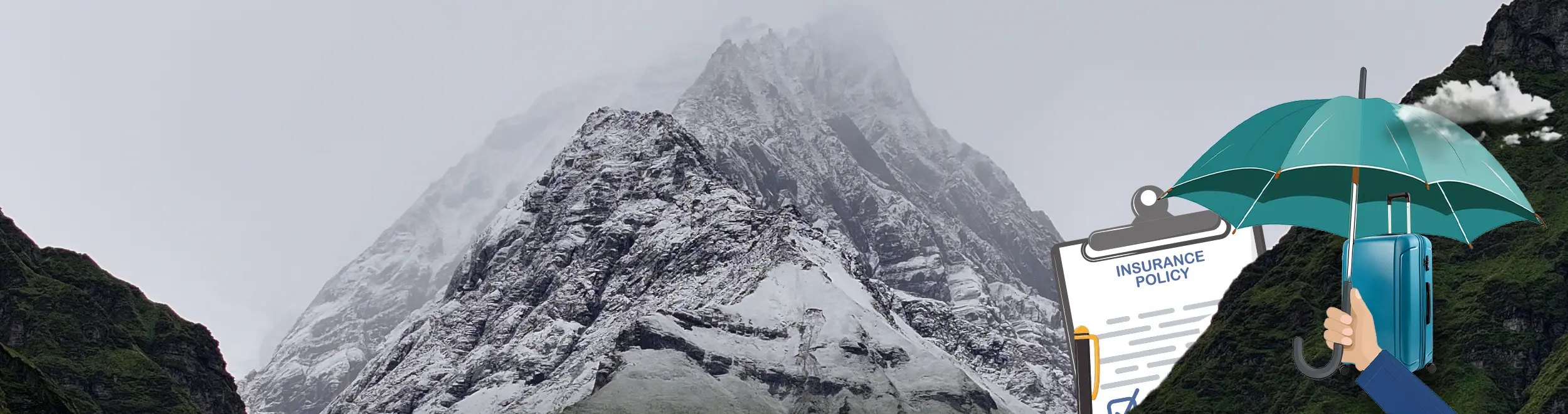 Ochrona przed anulowaniem lub przerwaniem podróży Grupa turystów czeka na lotnisku przy tablicy z anulowanym lotem i opóźnieniem